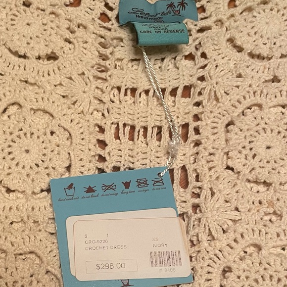 Beautiful Cream colored open weave Crocheted or embroidered Beach cover up - Picture 15 of 17